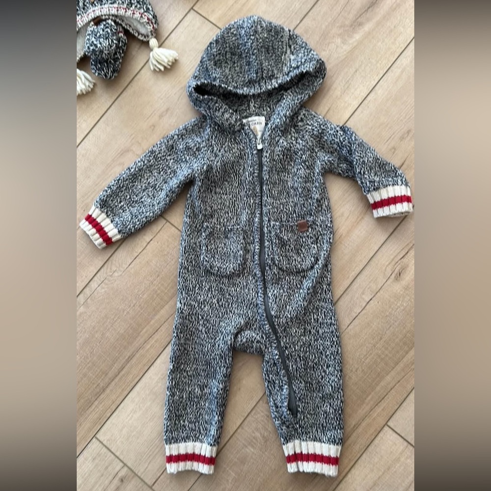 Roots Gray and White Kids One Piece Footie 6-12m
